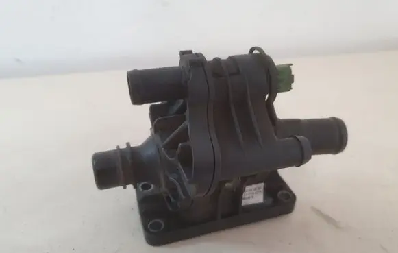 Volvo C30 Thermostat/thermostat housing 9647767180