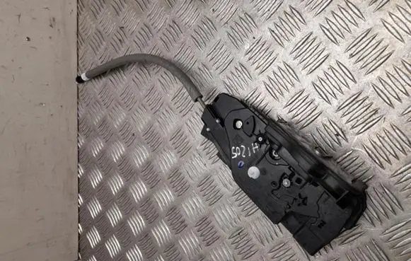 Mercedes-Benz CLA C118 X118 Front door lock A0997203402