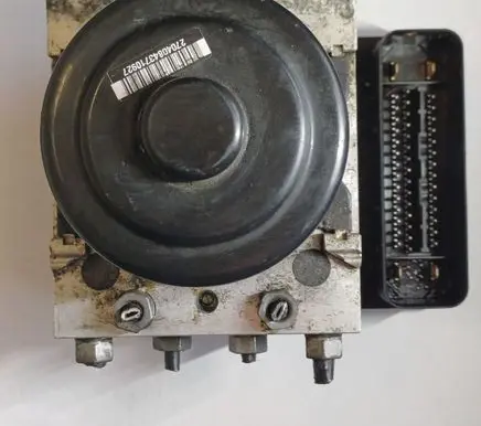 Volkswagen Transporter - Caravelle T5 ABS Pump 7E0907379J 7E0614517G