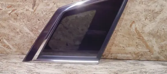 Cadillac SRX Rear side window