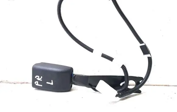 Toyota Hilux (AN120, AN130) Front seatbelt buckle