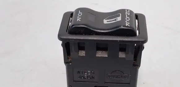 Nissan Primera Central locking switch button 