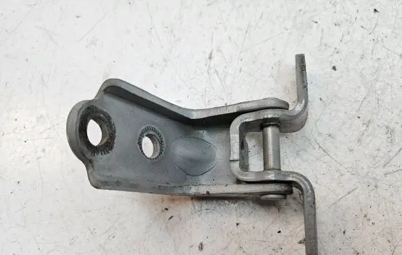 KIA Pro Cee'd I Front door upper hinge