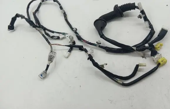 Toyota Avensis T270 Front door wiring loom 8215105 01900