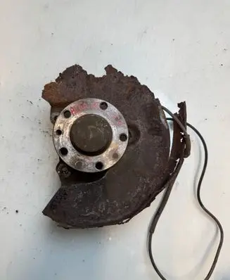 Alfa Romeo GT Rear wheel hub spindle/knuckle 23132