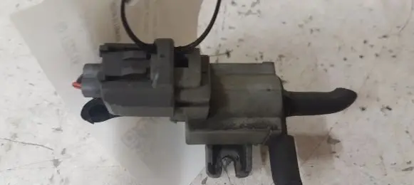 Jaguar S-Type Turbo solenoid valve 70121100