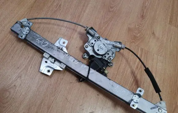 Hyundai Getz Front door window regulator with motor