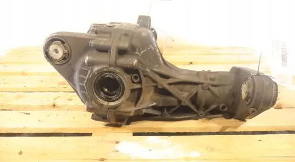 Gearbox transfer box case