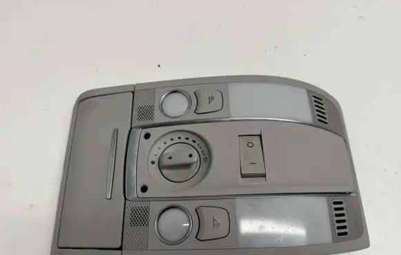 Audi A6 S6 C6 4F Front seat light 4F0947135BT 4F0951177