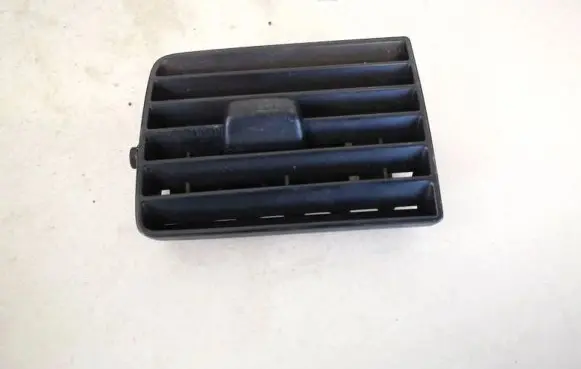 Volvo V50 Dash center air vent grill y01163