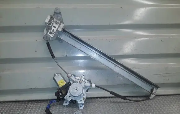 Nissan X-Trail T30 Front door window regulator with motor 807318H301