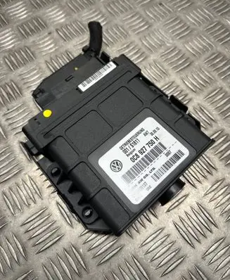 Volkswagen Touareg II Gearbox control unit/module 001S1811 0C8927750H