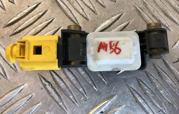 Audi A4 S4 B6 8E 8H Airbag deployment crash/impact sensor 8E0959643E 021003 0232G01GGYRV