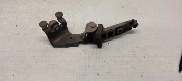 Volkswagen Transporter - Caravelle T5 Sliding door middle roller runner 7H0843336D
