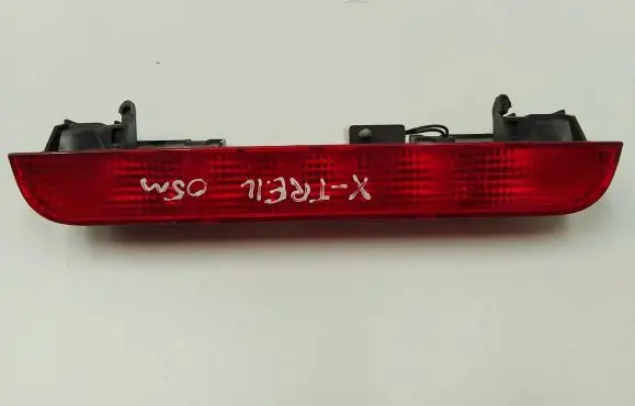 Nissan X-Trail T30 Third/center stoplight P1842