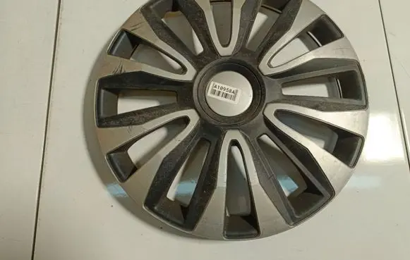 Peugeot 407 R16 wheel hub/cap/trim 