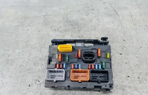 Peugeot 207 BSM Control unit 