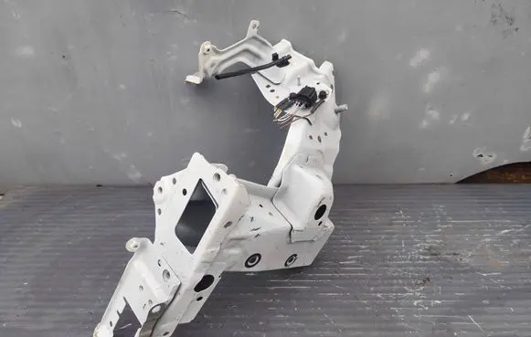 Toyota Yaris XP210 Front side member YARISIVPODLUZNICA