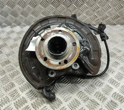Mercedes-Benz GLA H247 Rear wheel hub A2473502400