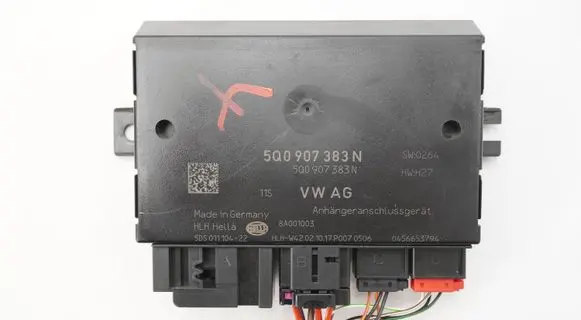 Volkswagen PASSAT B8 Tow bar trailer control unit/module 5Q0907383N