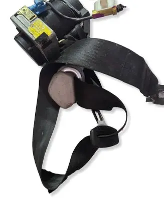 Volkswagen Golf IV Front seatbelt 1H0857737DE