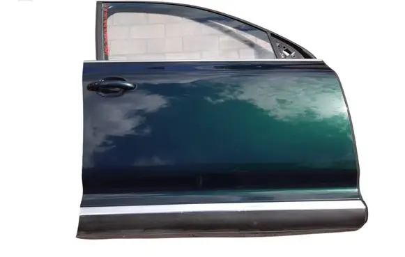 Volkswagen Touareg I Front door 7L0831474
