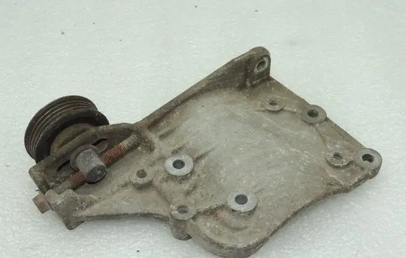 Suzuki SX4 Engine mounting bracket 9511162J00 9511163J10