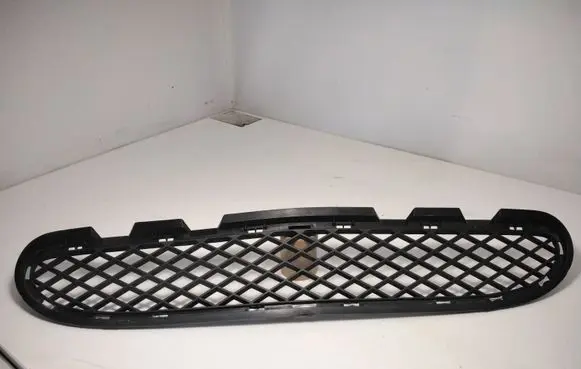 Mercedes-Benz C W203 Front bumper lower grill A2038850823 8778800007