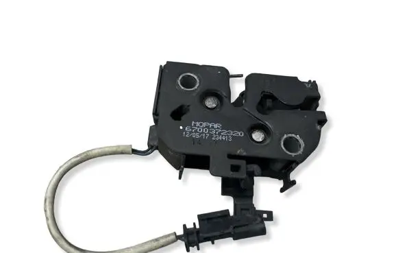 Maserati Levante Engine bonnet/hood lock/catch 6700372320 234413