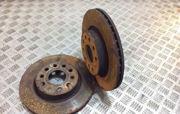 Volkswagen Golf V Front brake disc