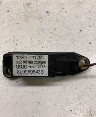 Audi A3 S3 8L Airbag deployment crash/impact sensor 8L0959643B