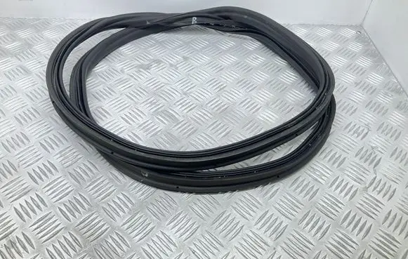 Volkswagen Scirocco Trunk rubber seal (body) 1K8827705B