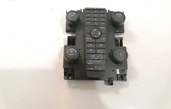 Volvo V50 Climate control unit 8697155