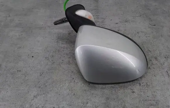 Renault Modus Front door electric wing mirror 