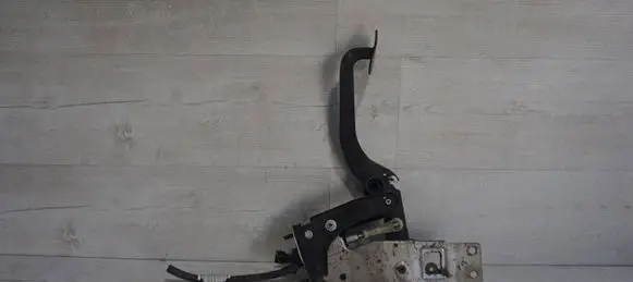 Chevrolet Camaro Clutch pedal 92221530