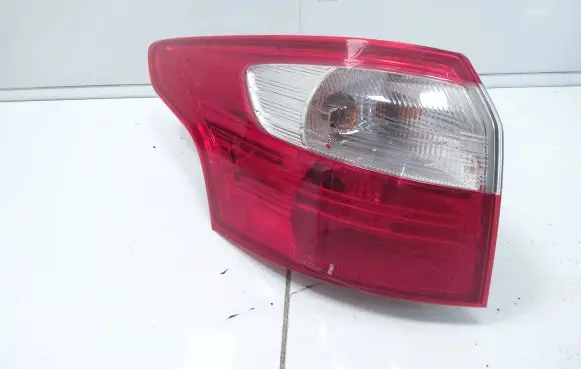 Ford Focus Rear/tail lights E415065