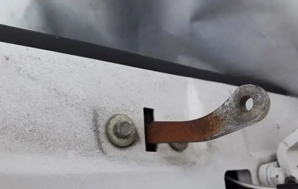 Lancia Thema Rear door check strap stopper