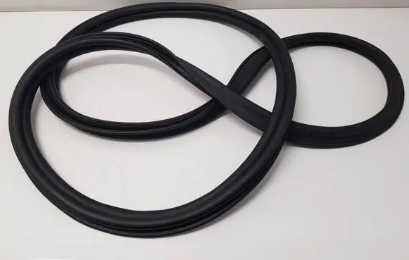 Renault Captur II Trunk rubber seal (body) 