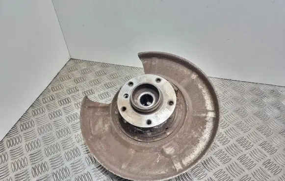 BMW 5 E60 E61 Rear wheel hub T8503U C060900
