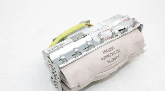 Mitsubishi Pajero Passenger airbag 7030A139
