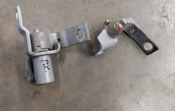 Ford Mondeo MK IV Front door hinge set 