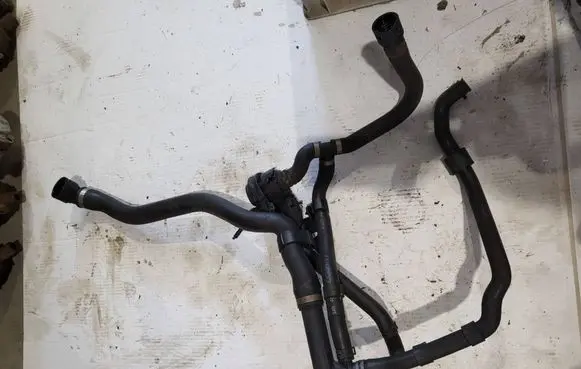 Volkswagen PASSAT B8 Engine coolant pipe/hose 5Q0122051BK 5C0965567