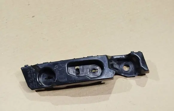 Renault Koleos II Fender mounting bracket 622207868R