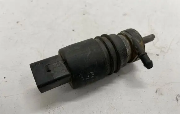 BMW 3 F30 F35 F31 Windscreen/windshield washer pump 8377612