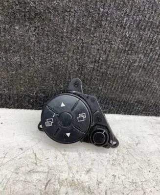 Mercedes-Benz Sprinter W906 Steering wheel buttons/switches 9069051900