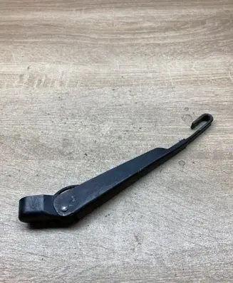 Ford C-MAX I Rear wiper blade arm 3M51R17526AA