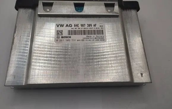 Seat Leon (5F) Engine control unit/module 04E907309AF 0261S09531