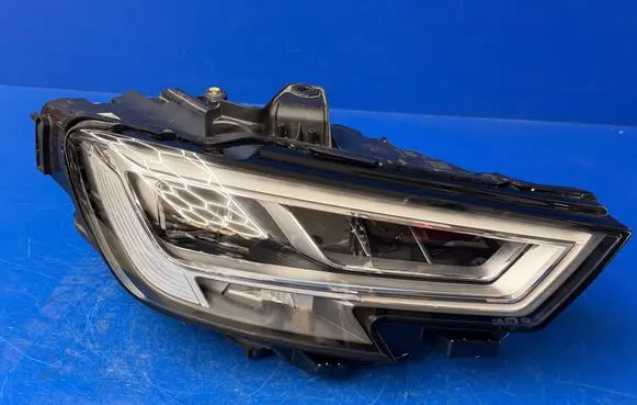 Audi A3 S3 8V Headlight/headlamp 8V0941036 A046439 T0116T02A