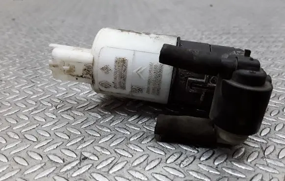 Citroen C4 I Windscreen/windshield washer pump 8200067015