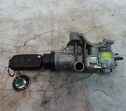Skoda Superb B5 (3U) Ignition lock 4B0905851